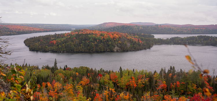 Autumn Along the North Shore – Frost River